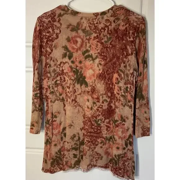 Chico's Pullover 3/4 Sleeve Keyhole Neckline Muted Rose Watercolor Top 1 - Picture 3 of 7